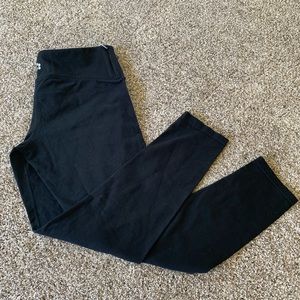 Thick comfortable black leggings!